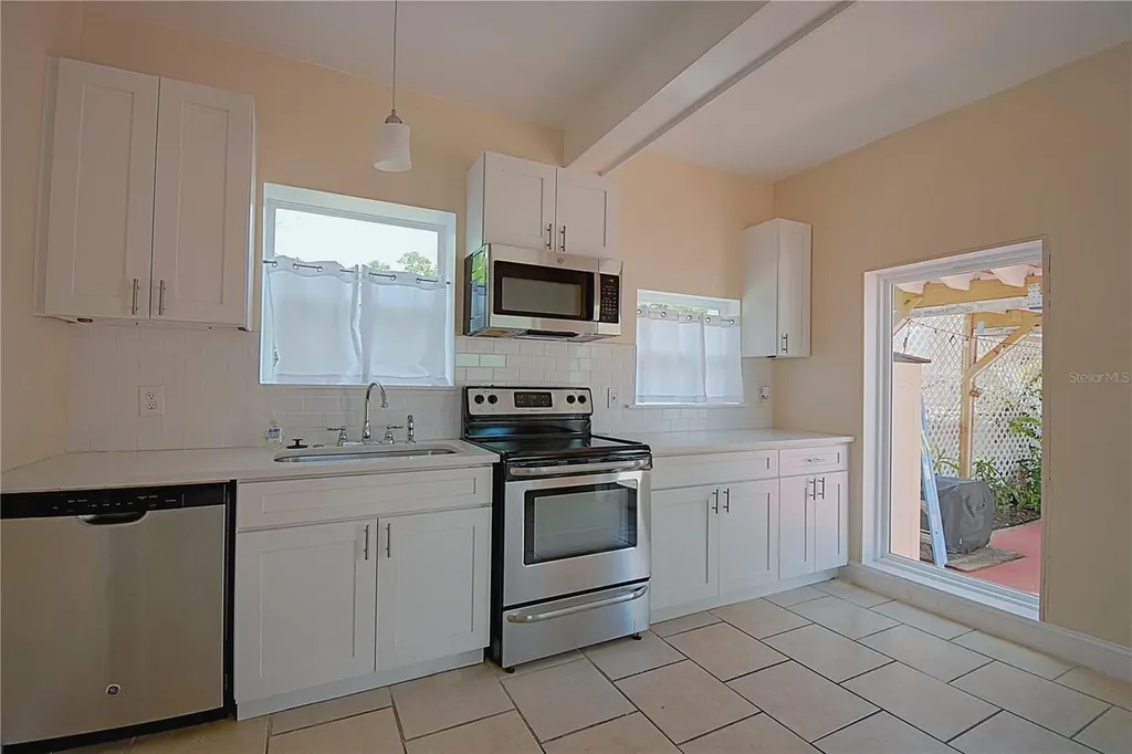 1136 Australia Avenue Daytona Beach FL 32114