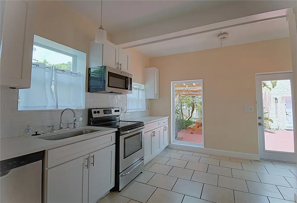 1136 Australia Avenue Daytona Beach FL 32114