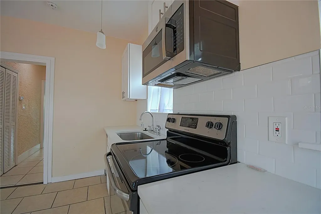1136 Australia Avenue Daytona Beach FL 32114