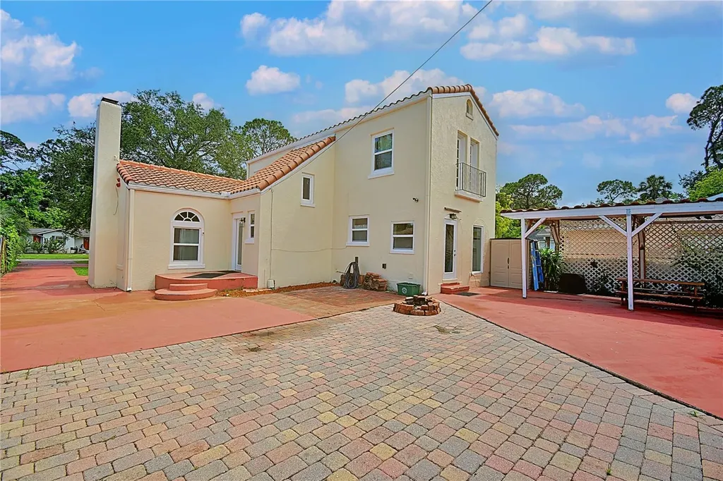 1136 Australia Avenue Daytona Beach FL 32114