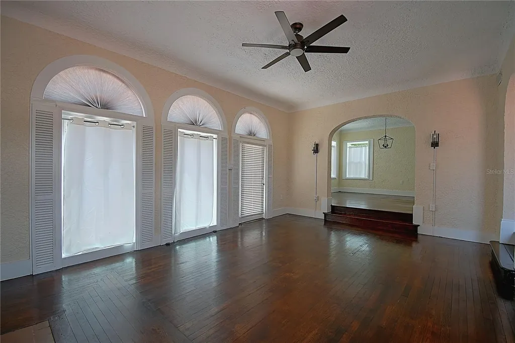 1136 Australia Avenue Daytona Beach FL 32114