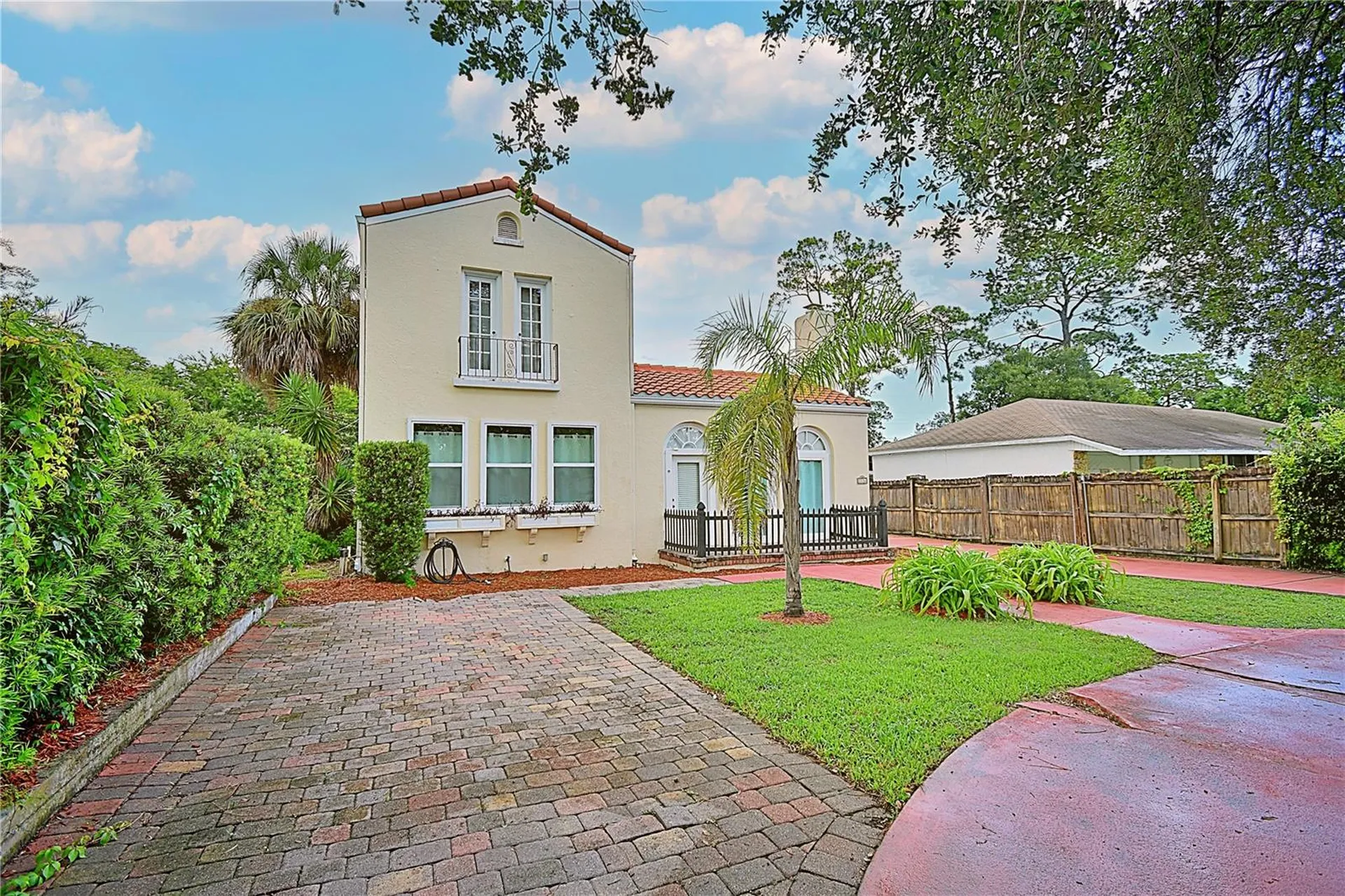 1136 Australia Avenue Daytona Beach FL 32114