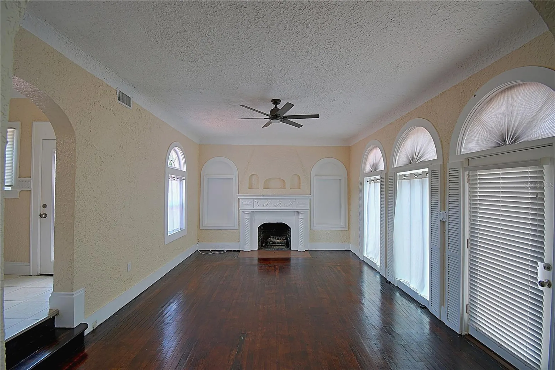 1136 Australia Avenue Daytona Beach FL 32114
