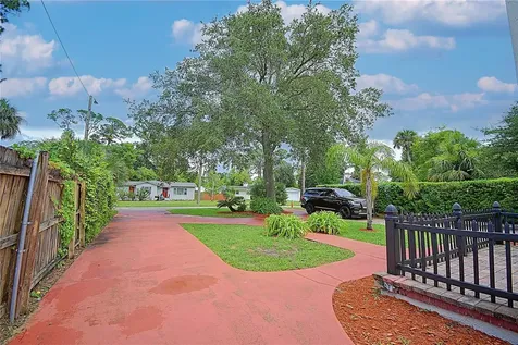 1136 Australia Avenue Daytona Beach FL 32114
