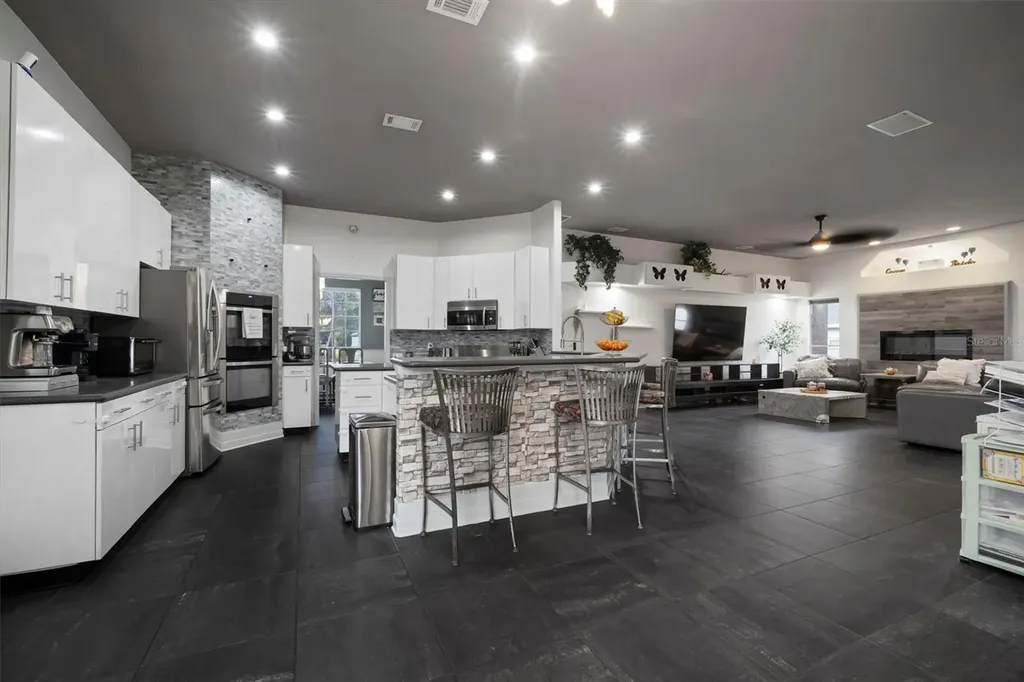 424 Summit Chase Drive Valrico FL 33594