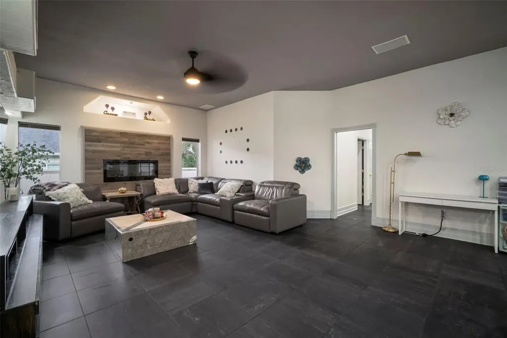 424 Summit Chase Drive Valrico FL 33594