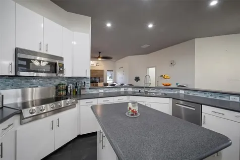 424 Summit Chase Drive Valrico FL 33594