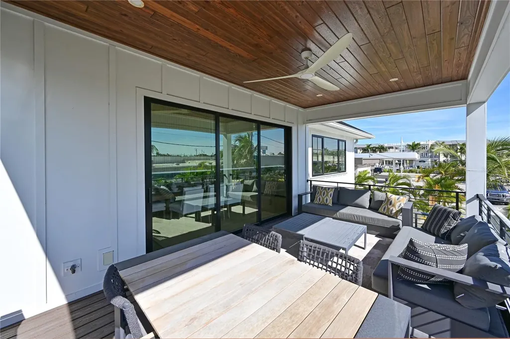 305 55th Street Holmes Beach FL 34217