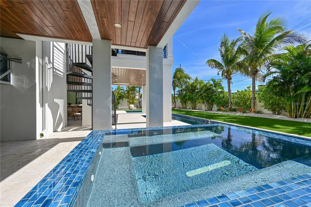 305 55th Street Holmes Beach FL 34217