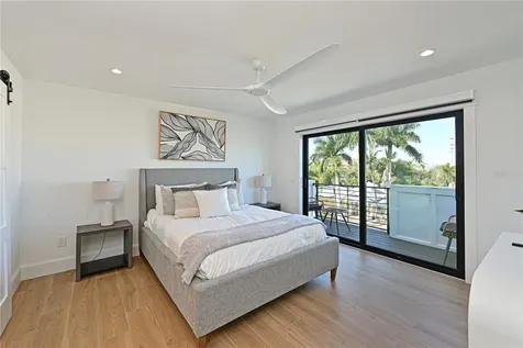 305 55th Street Holmes Beach FL 34217