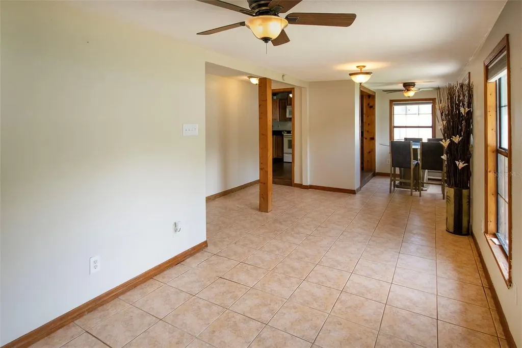 1725 Bradshaw Lane N St Petersburg FL 33710