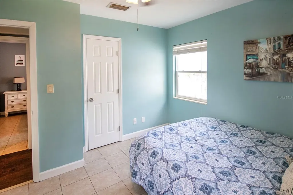 1725 Bradshaw Lane N St Petersburg FL 33710