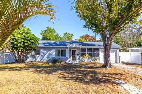 1725 Bradshaw Lane N St Petersburg FL 33710