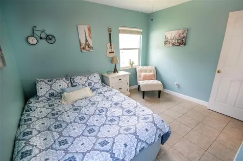 1725 Bradshaw Lane N St Petersburg FL 33710