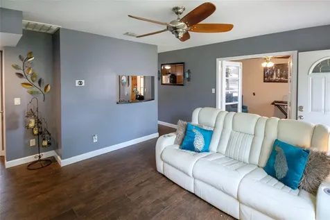 1725 Bradshaw Lane N St Petersburg FL 33710