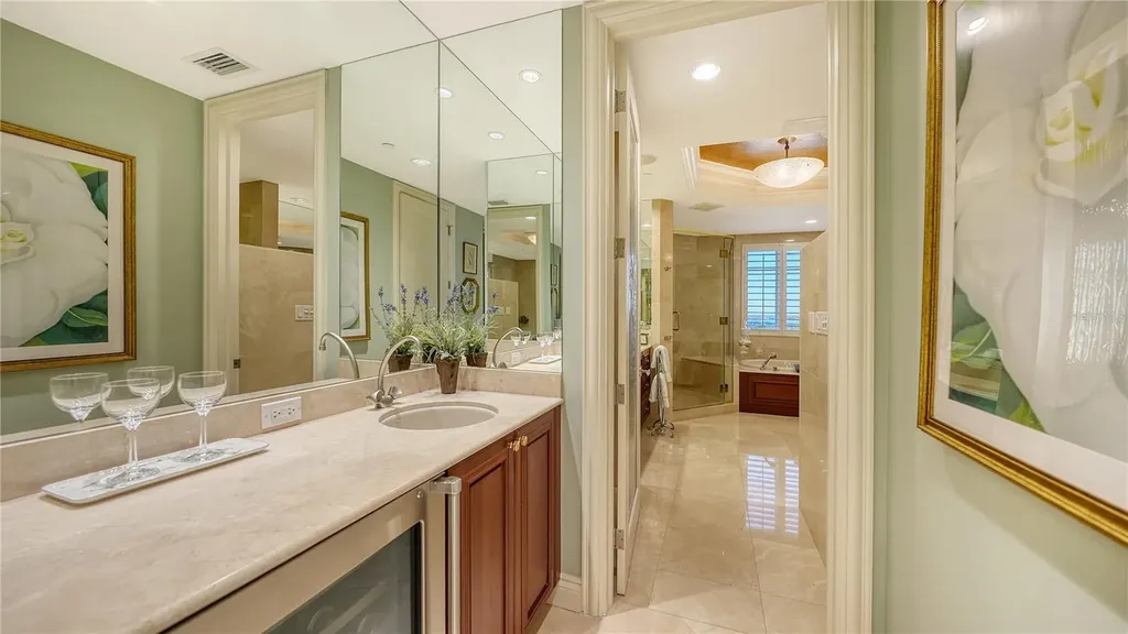 2050 Benjamin Franklin Drive Sarasota FL 34236