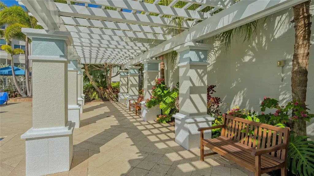 2050 Benjamin Franklin Drive Sarasota FL 34236