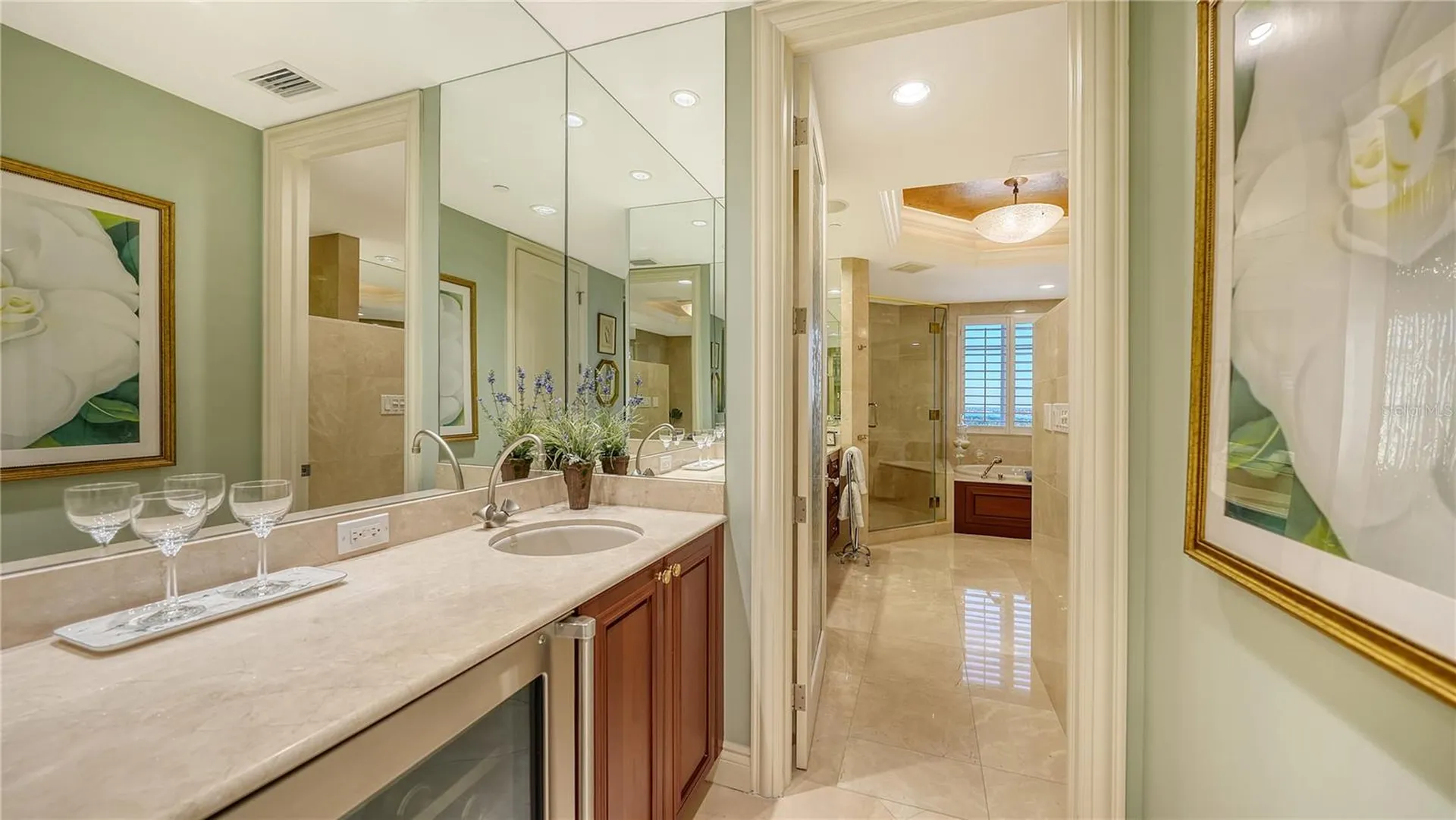 2050 Benjamin Franklin Drive Sarasota FL 34236