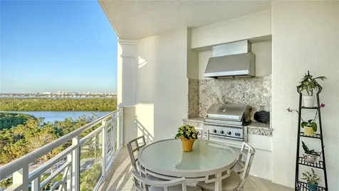 2050 Benjamin Franklin Drive Sarasota FL 34236