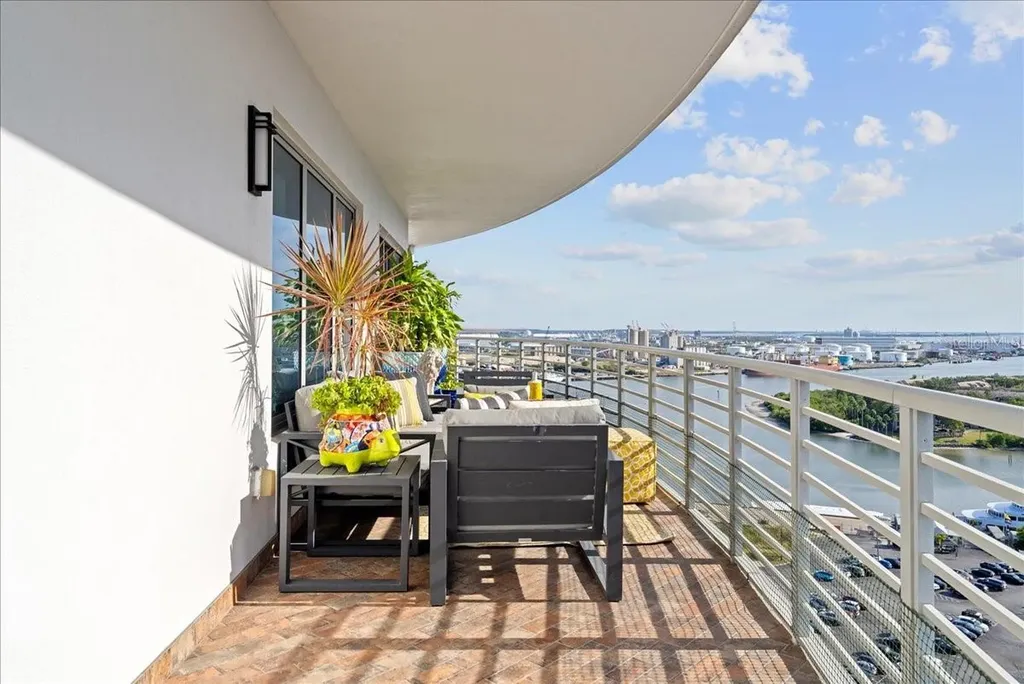 449 S 12th Street Tampa FL 33602