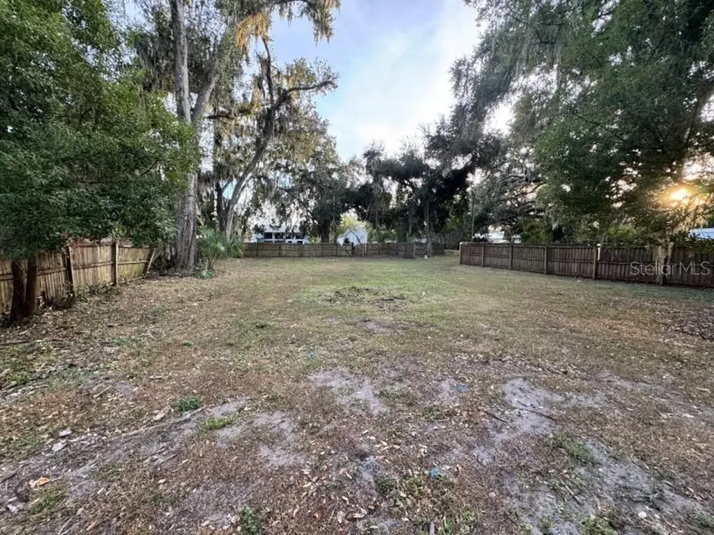 901 W Reynolds Street Plant City FL 33563