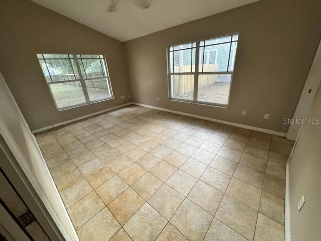 901 W Reynolds Street Plant City FL 33563