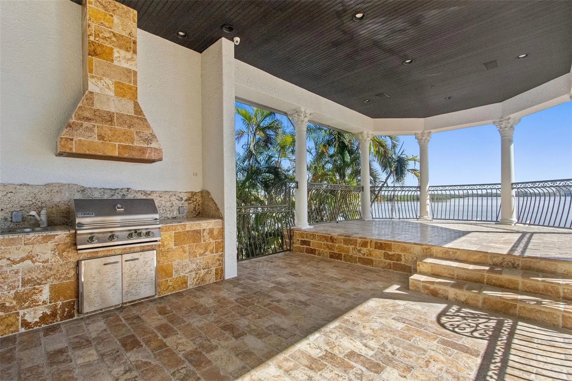 4107 Causeway Vista Drive Tampa FL 33615