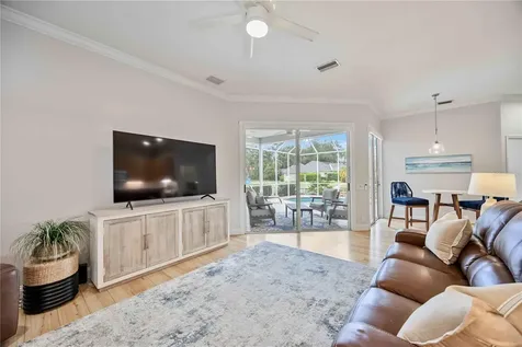302 Americas Cup Boulevard Bradenton FL 34208