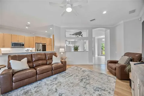 302 Americas Cup Boulevard Bradenton FL 34208