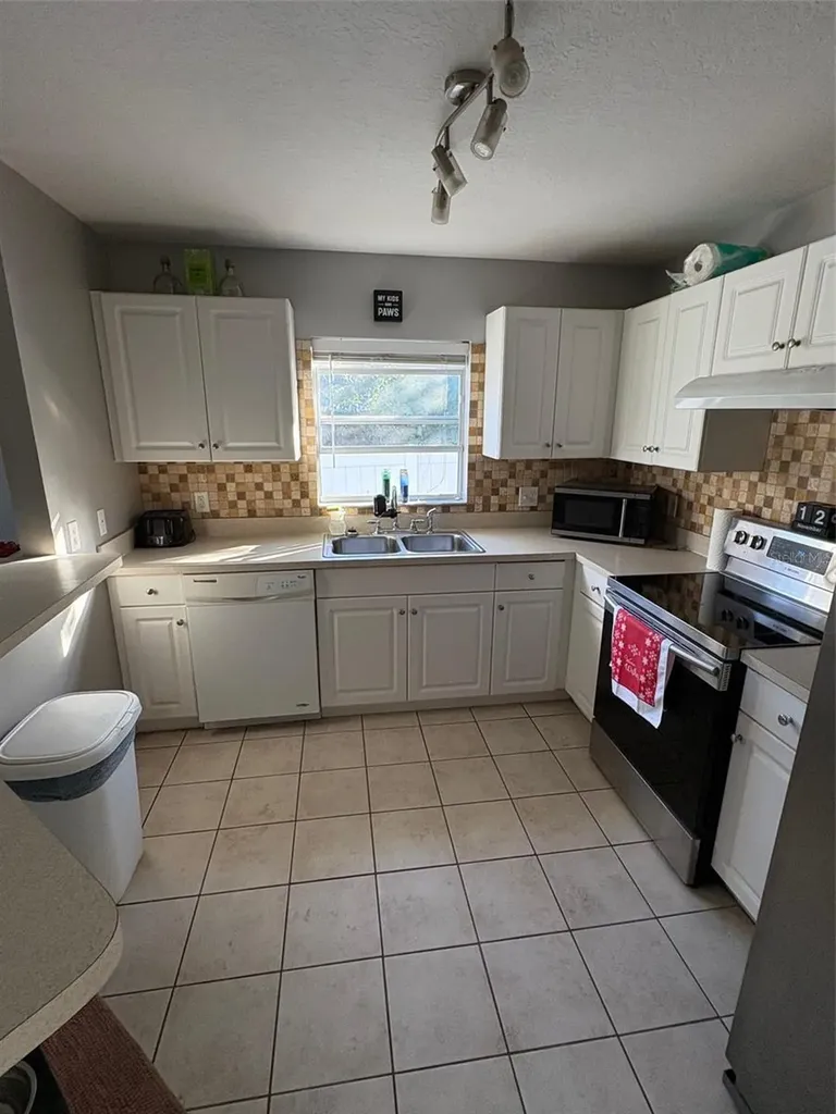 5230 Cherry Avenue Seffner FL 33584