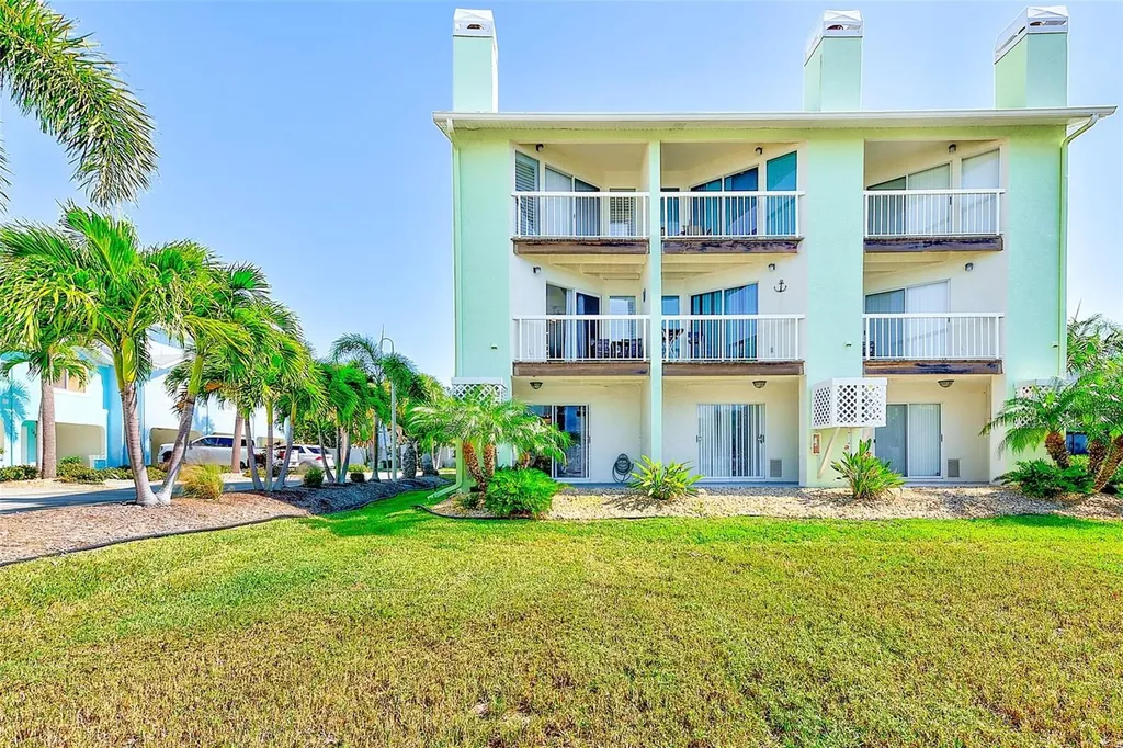 205 Marcdale Boulevard Indian Rocks Beach FL 33785