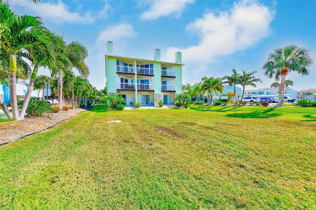 205 Marcdale Boulevard Indian Rocks Beach FL 33785
