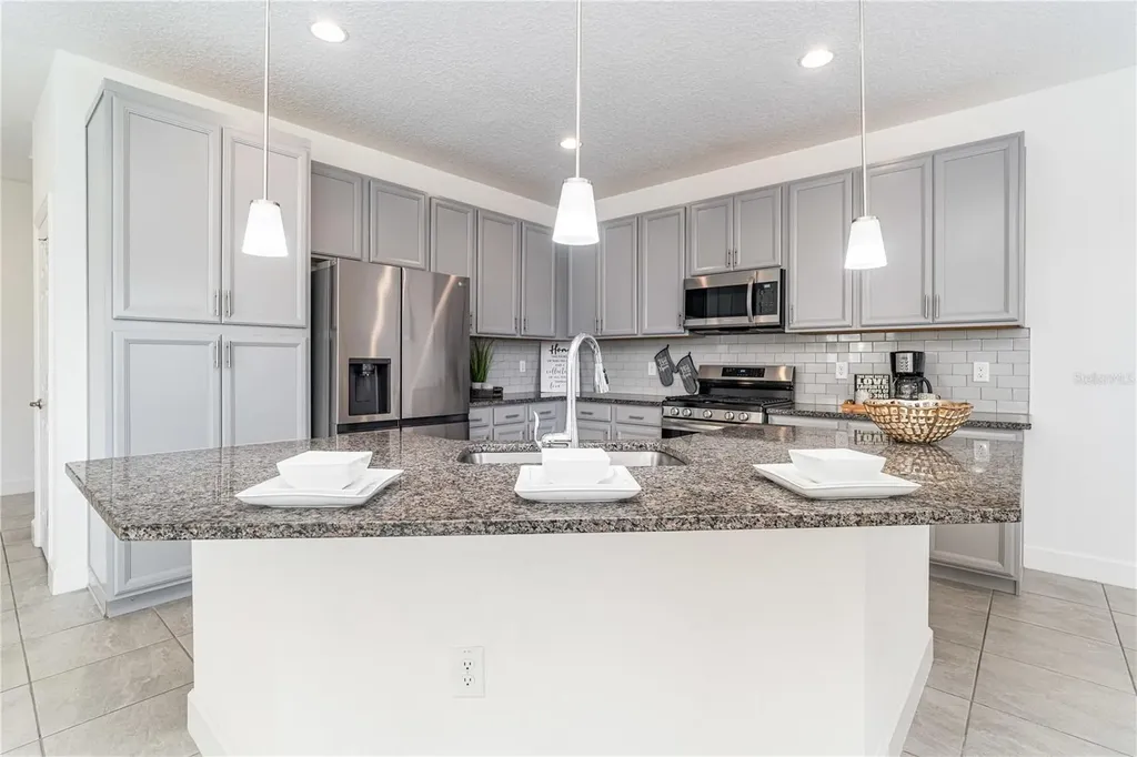5653 Del Coronado Drive Apollo Beach FL 33572