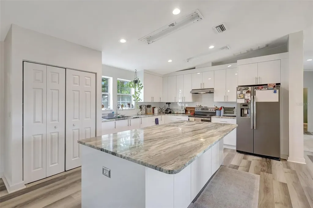 2425 21st Street Sarasota FL 34234