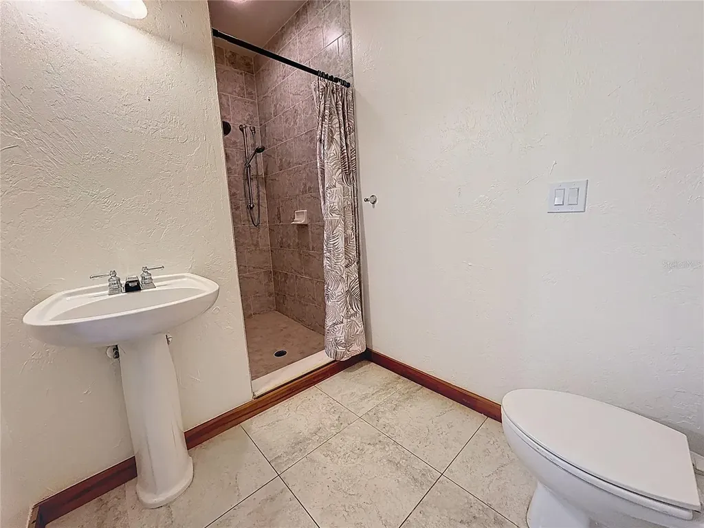 19600 E State Road 64 Bradenton FL 34212