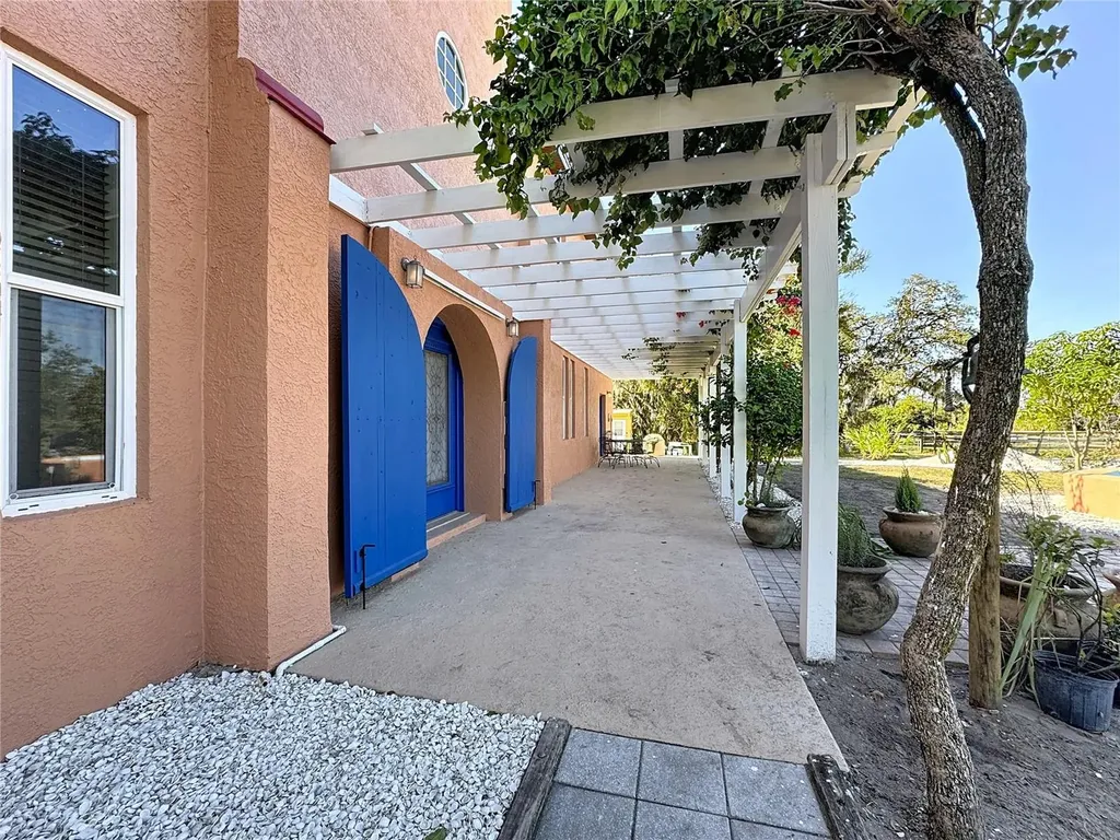 19600 E State Road 64 Bradenton FL 34212