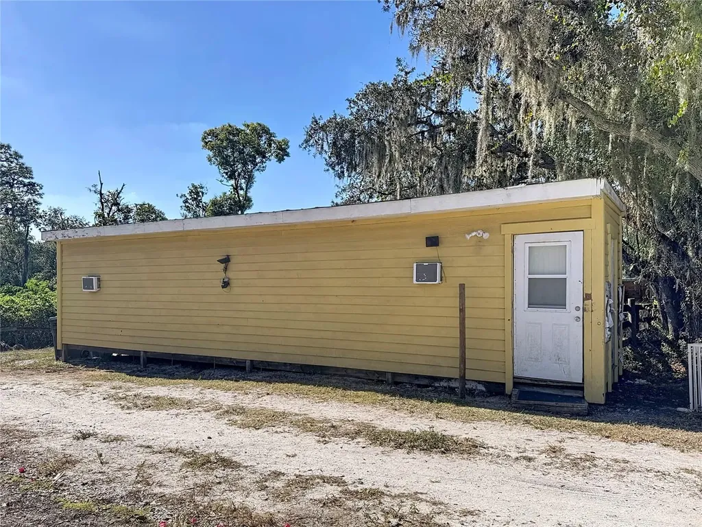 19600 E State Road 64 Bradenton FL 34212