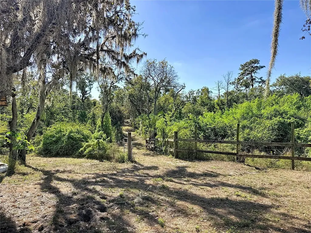 19600 E State Road 64 Bradenton FL 34212