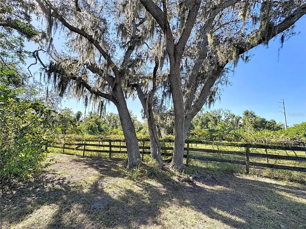 19600 E State Road 64 Bradenton FL 34212