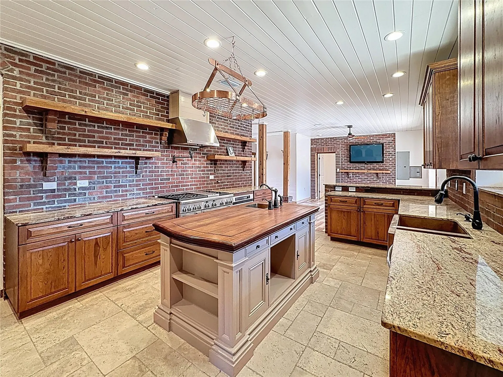 19600 E State Road 64 Bradenton FL 34212
