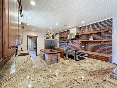 19600 E State Road 64 Bradenton FL 34212