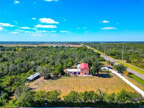 19600 E State Road 64 Bradenton FL 34212