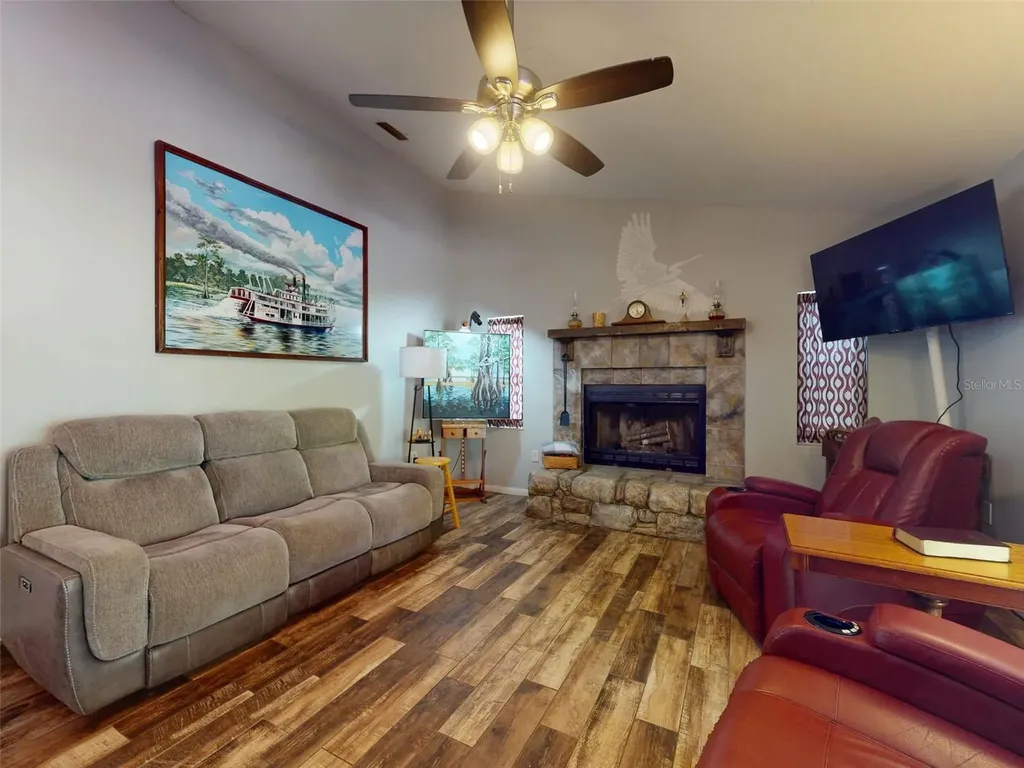 3851 Thistlewood Way Okahumpka FL 34762