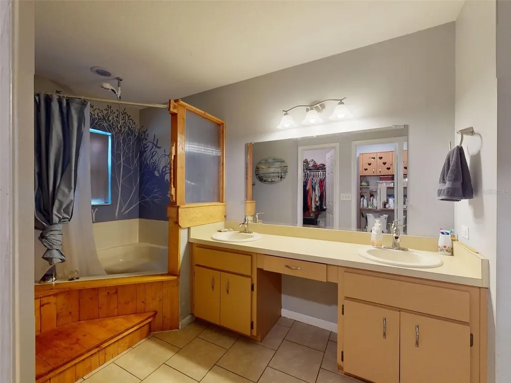 3851 Thistlewood Way Okahumpka FL 34762