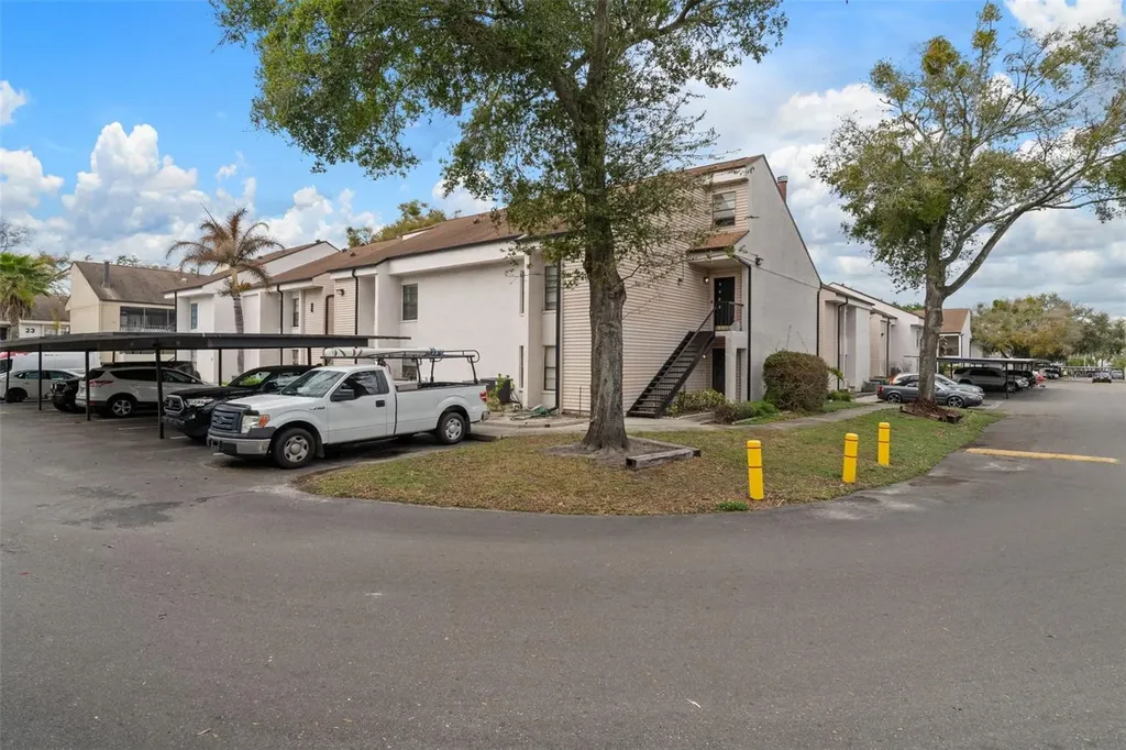 4821 Puritan Circle Tampa FL 33617