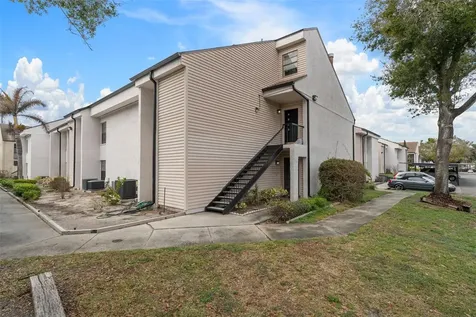 4821 Puritan Circle Tampa FL 33617