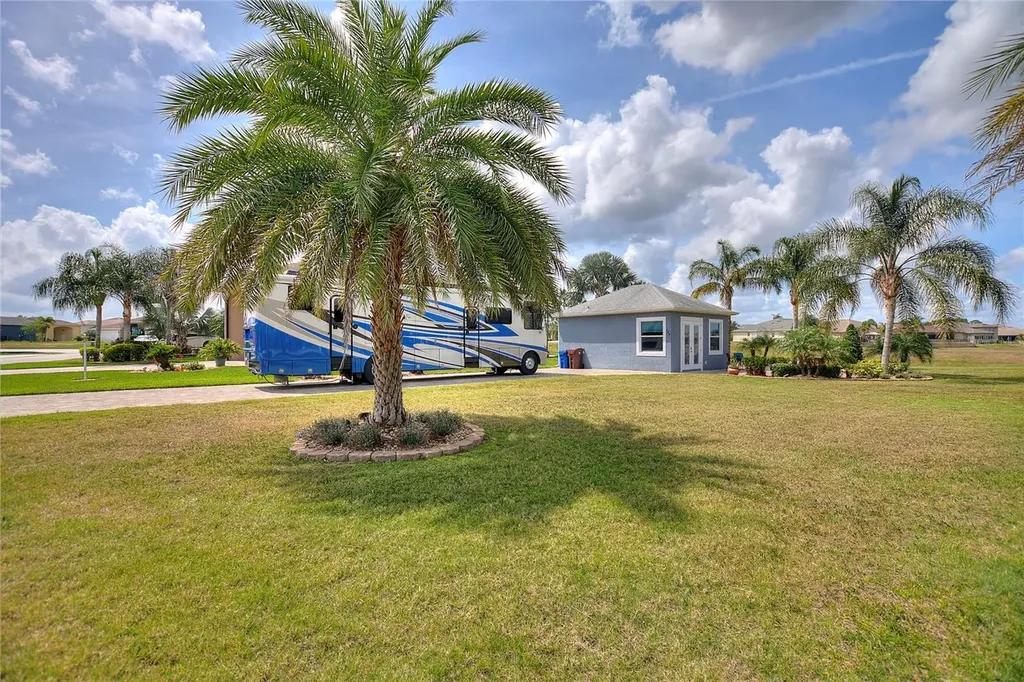 544 Narrow Pond Road Polk City FL 33868