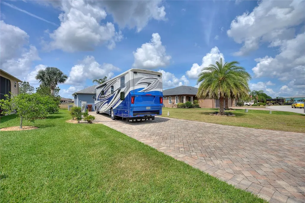 544 Narrow Pond Road Polk City FL 33868