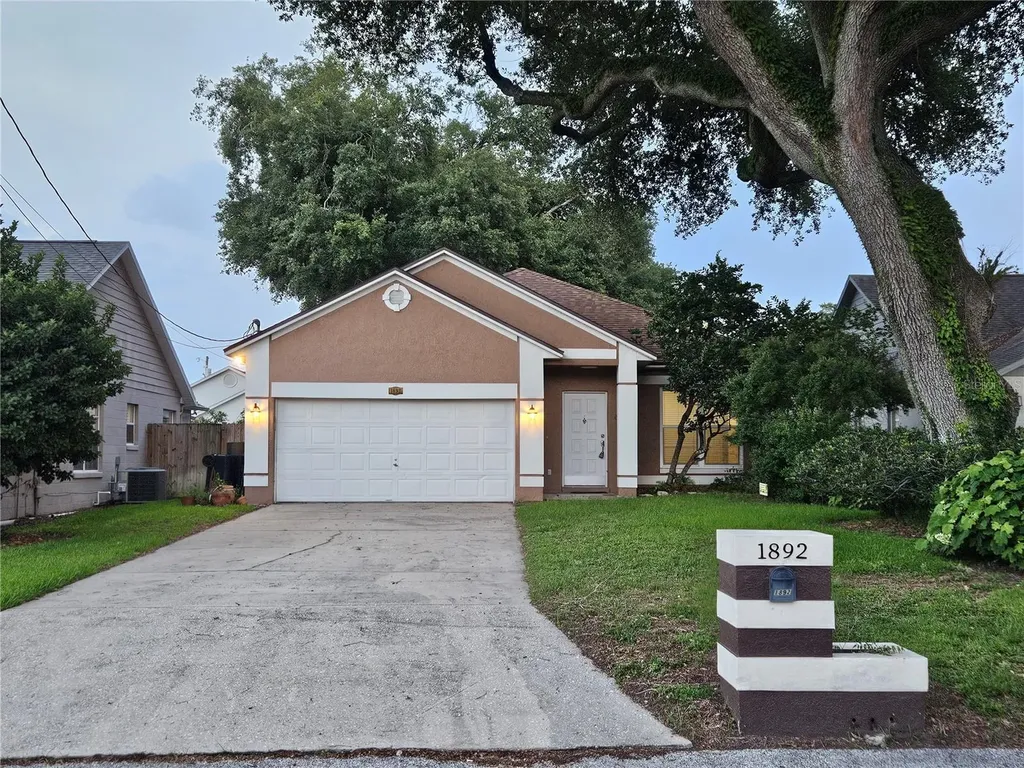 1892 White Avenue Orlando FL 32806