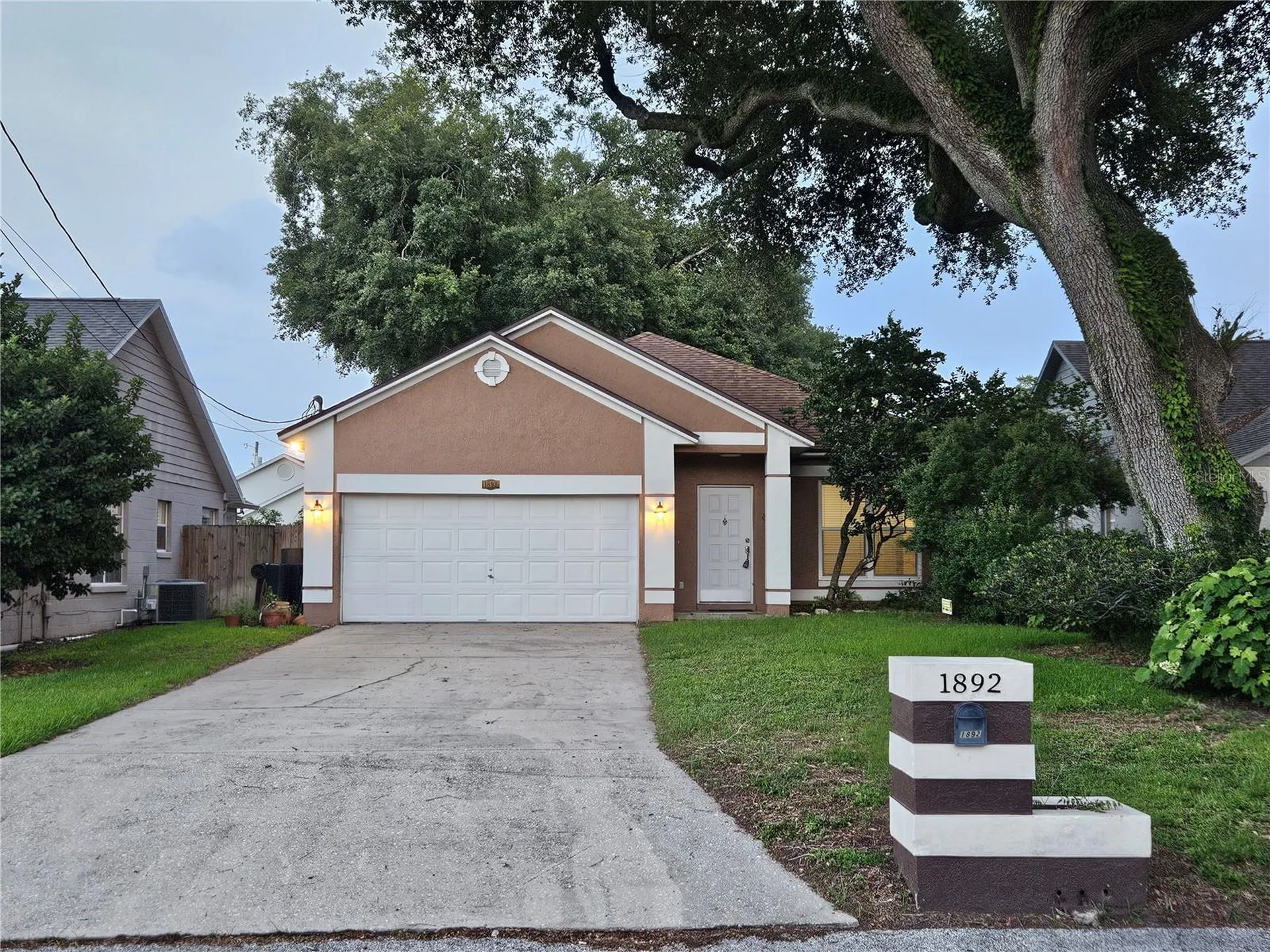 1892 White Avenue Orlando FL 32806